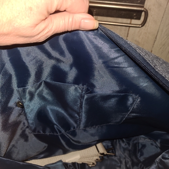 Buckle travel bag - Picture 2 of 6